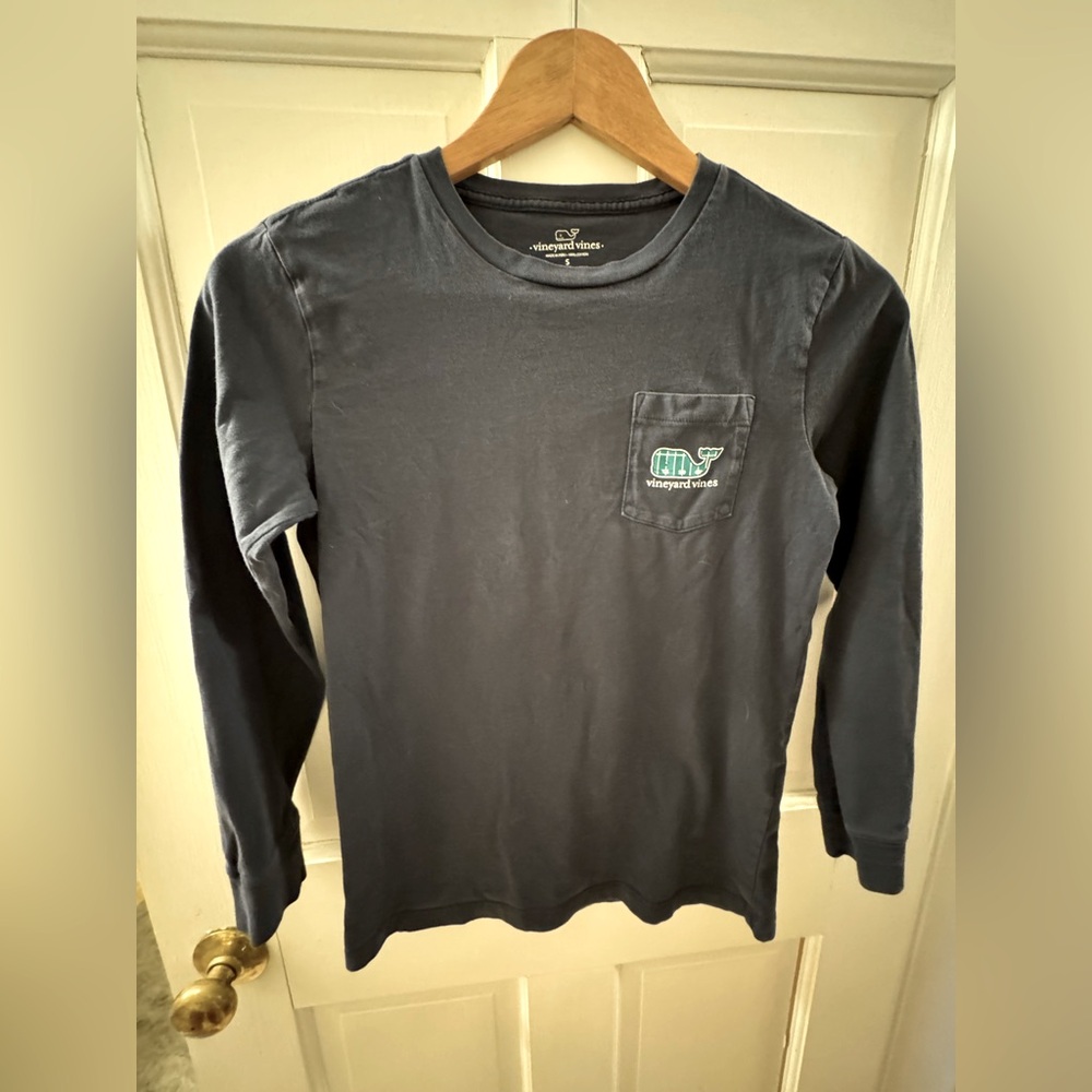Vineyard Vines long sleeved football whale tee shirt unisex S 8 kids navy